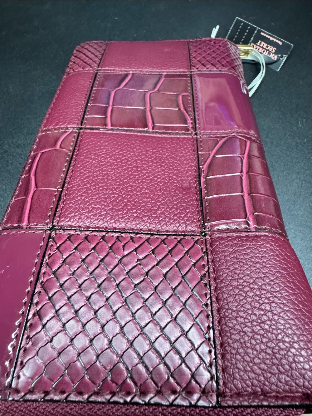 Victoria’s Secret NWT Maroon Patchwork Zip Around Wallet Gold Hardware - Picture 4 of 11